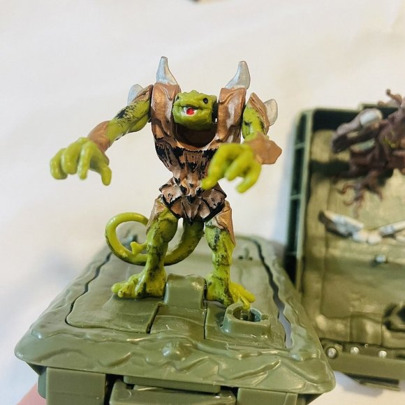 ROG Battle Pit Arena Action Playset Board Game Winner Takes All Battle Warriors - Picture 6 of 6